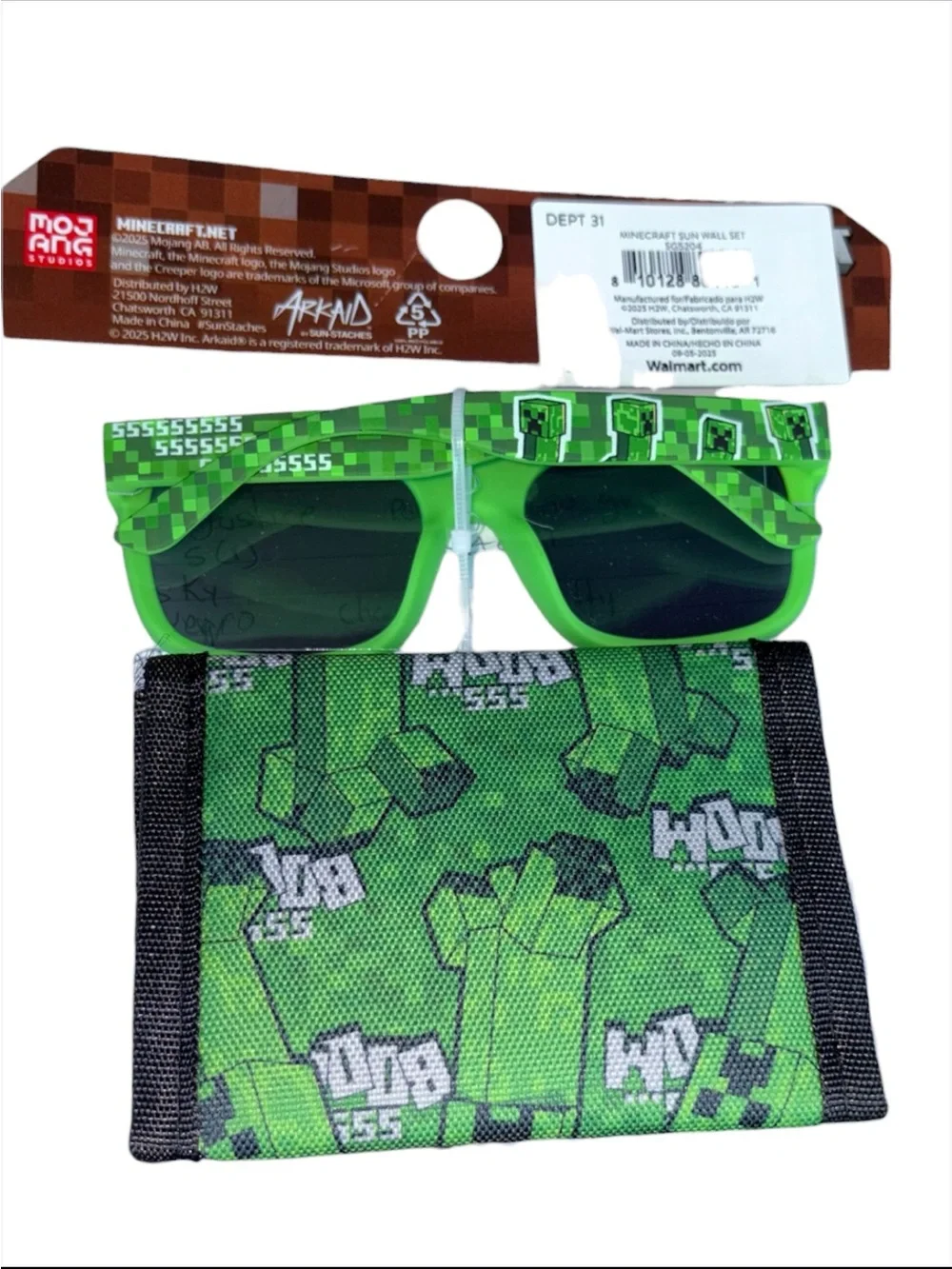 Minecraft Kid's Sunglasses and Wallet 2-Piece Set,, Green